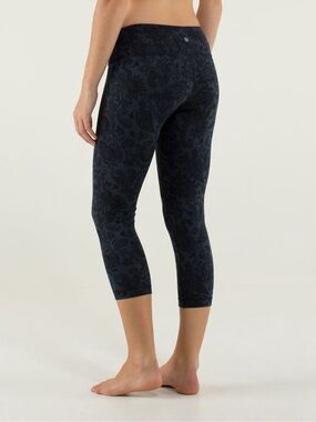 lululemon athletica Black Navy Paisley Crop Leggings